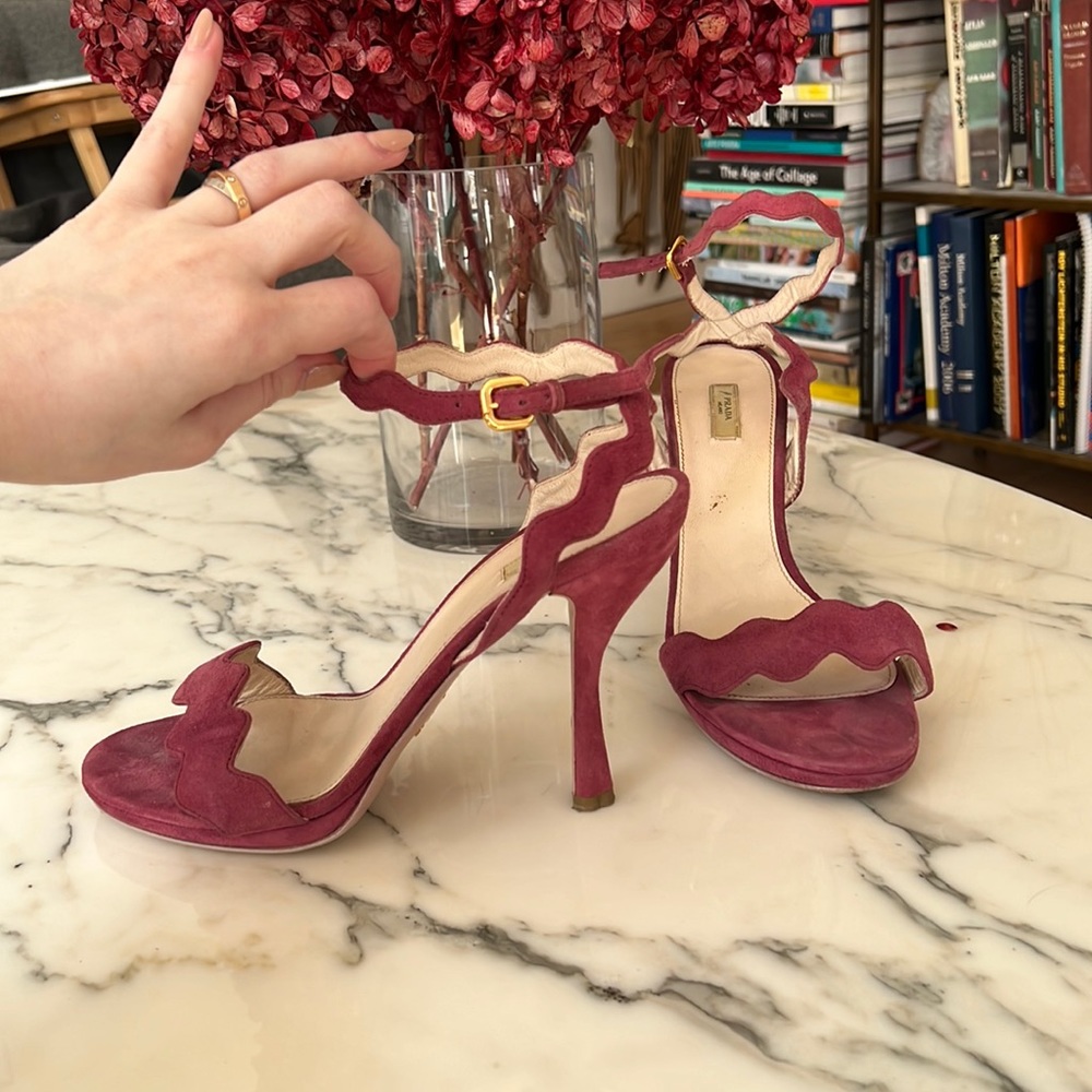Prada strappy sandals beautiful classic